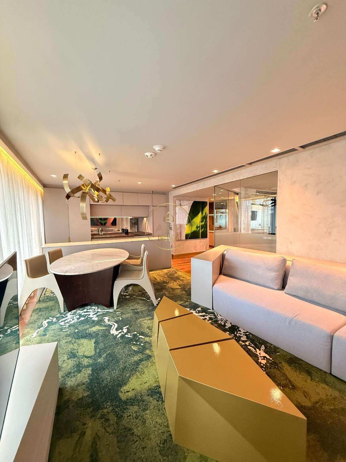 Apartamento com 102,15 m² no Pool do W Residences com vista Funchal - ADIP Imóveis